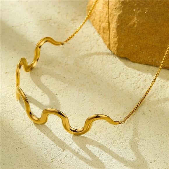 18K Gold-Plated Wave Necklace - Picture 3 of 4
